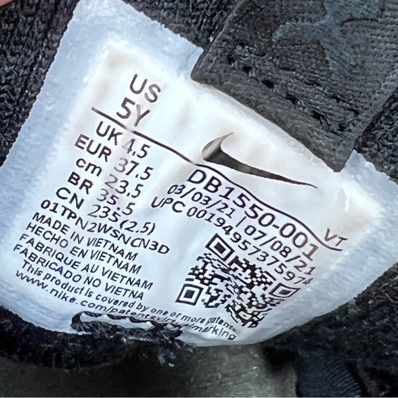 Nike woman’s Vapormax 2021 FK Flyknit Sneaker Triple Black size 5 Y Women’s 6.5 - Picture 8 of 10